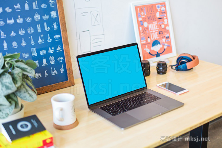 VI贴图 Macbook笔记本办公桌场景网页app展示PS模型mockup样机